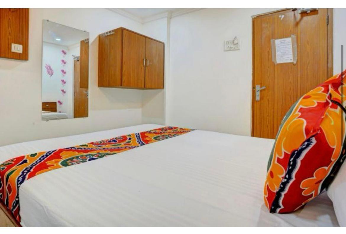 Hotel Super Bombay Esterno foto